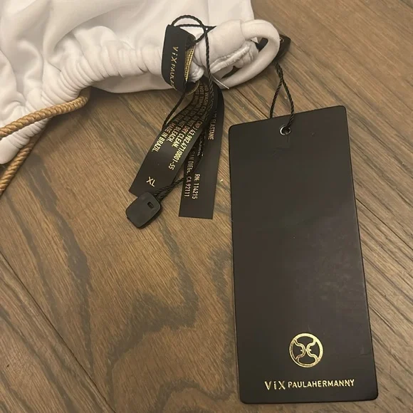 ViX
ViX Firenze Diane T Back triangle Bikini Top NWT - Picture 2 of 5